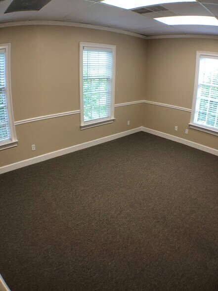 More Photos Of 3547 Habersham At Northlake, Tucker Office For Lease