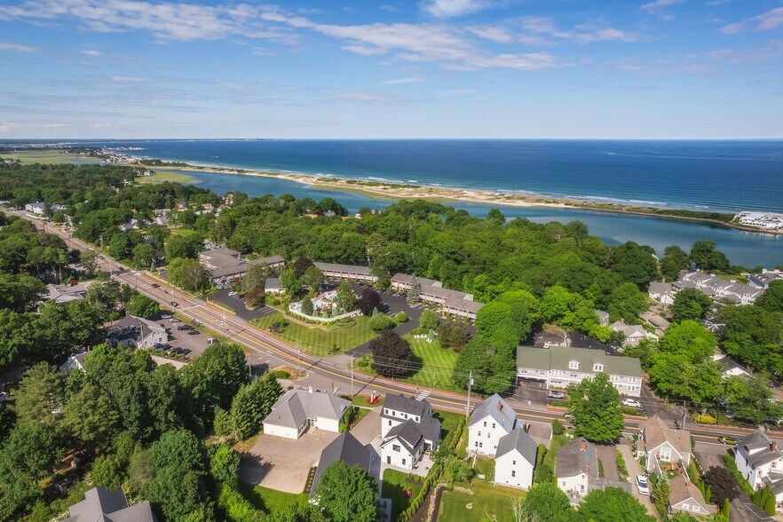 More Photos Of 307 Main St, Ogunquit Storefront For Lease