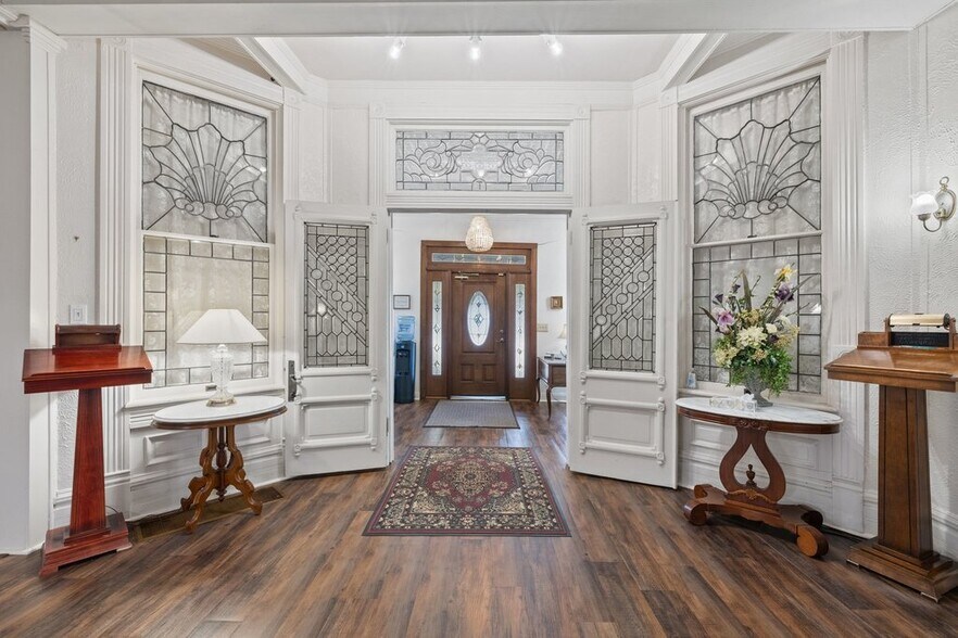 More Photos Of 503 Talbot St, Taylor Funeral Home For Sale