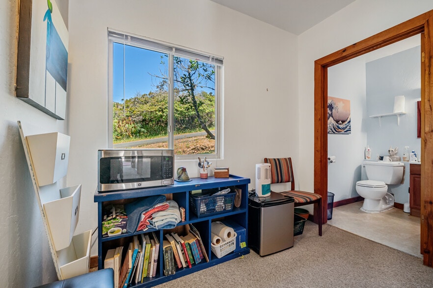 More Photos Of 39000 Highway 1, Gualala Medical For Sale