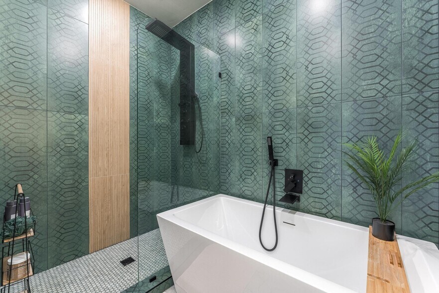 More Photos Of 13870 HWY 279, Gravette Flex For Sale