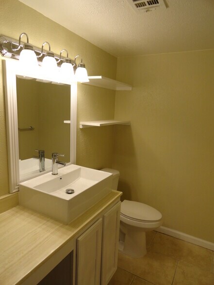 More Photos Of 1620 N Wilmot Rd, Tucson Apartments For Sale