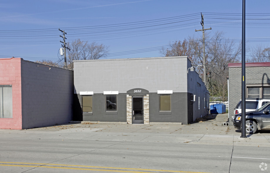 Primary Photo Of 3650 11 Mile Rd, Berkley Warehouse For Lease