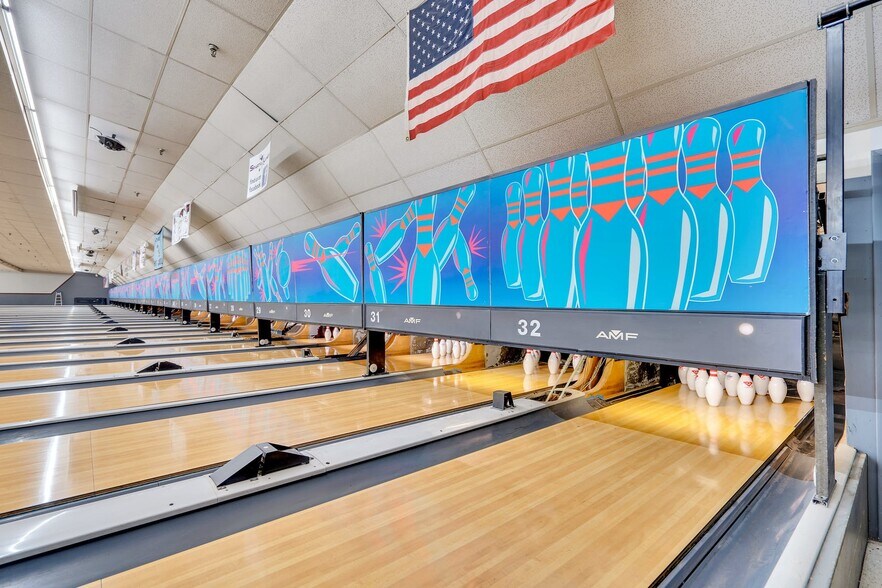 More Photos Of 83 Woodport Rd, Sparta Bowling Alley For Sale