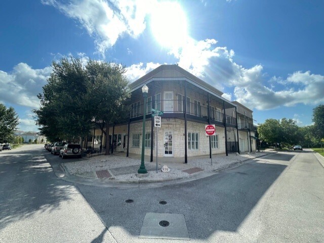 More Photos Of 979 N Academy Ave, New Braunfels Apartments For Lease