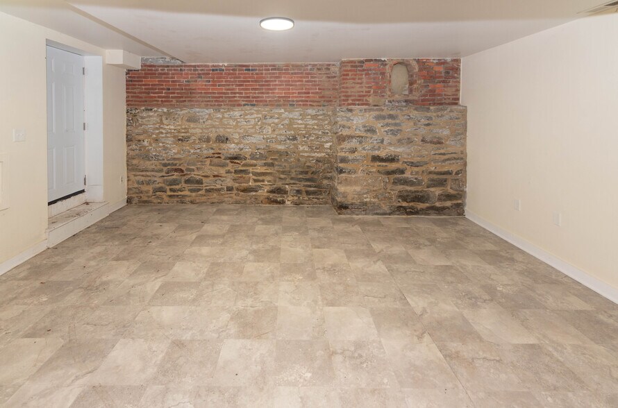 More Photos Of 2100-2102 Maryland Ave, Baltimore Apartments For Sale