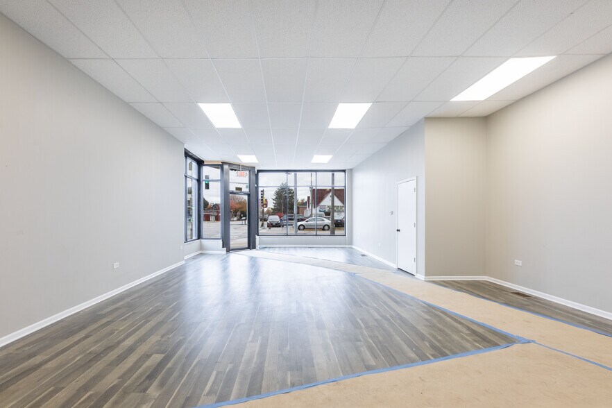 More Photos Of 1547 S Oak Park Ave, Berwyn Storefront Retail Residential For Lease