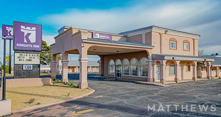 Primary Photo Of 1309 W Broadway St, Van Horn Hotel For Sale