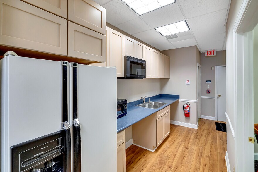 More Photos Of 124 S York Rd, Hatboro Office For Sale