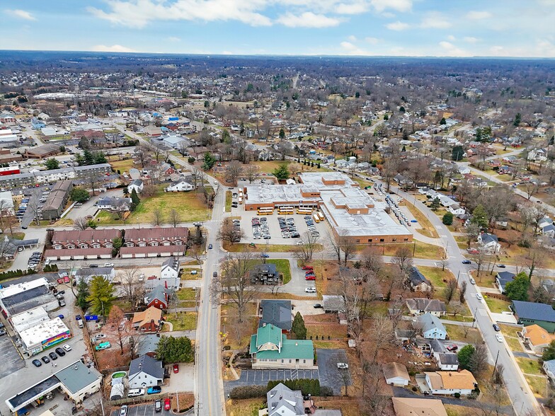 More Photos Of 3208 College Dr, Louisville Office Residential For Lease