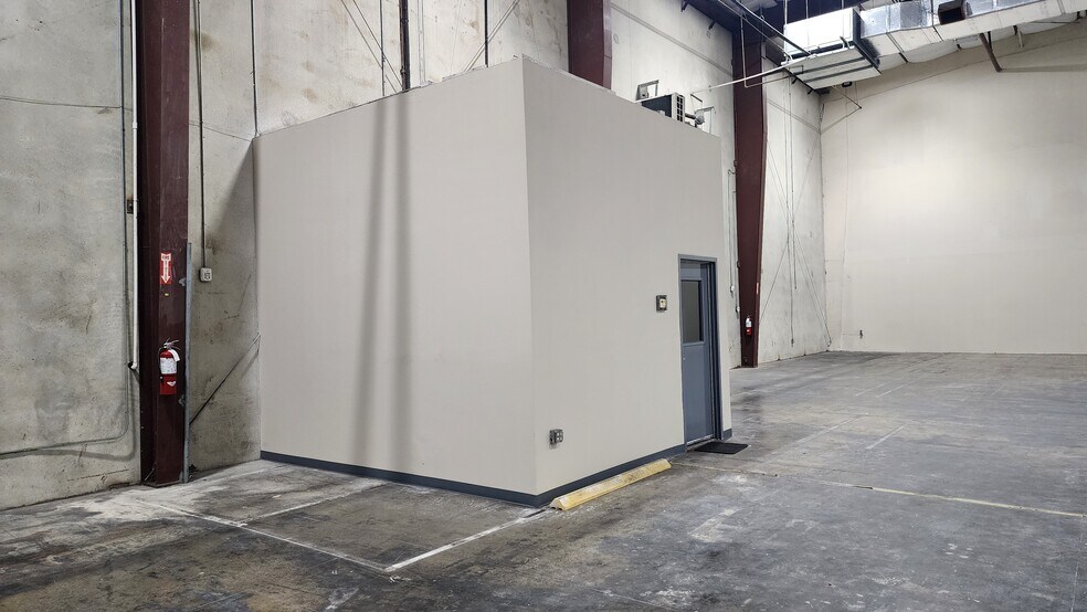 More Photos Of 6500 S 35th St, McAllen Distribution For Lease