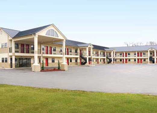 More Photos Of 1412 S Broadway St, Coalgate Hotel For Sale