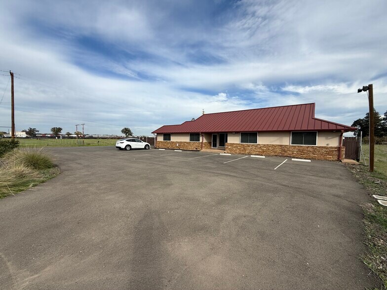 More Photos Of 6201 Bradshaw Rd, Sacramento Industrial For Sale