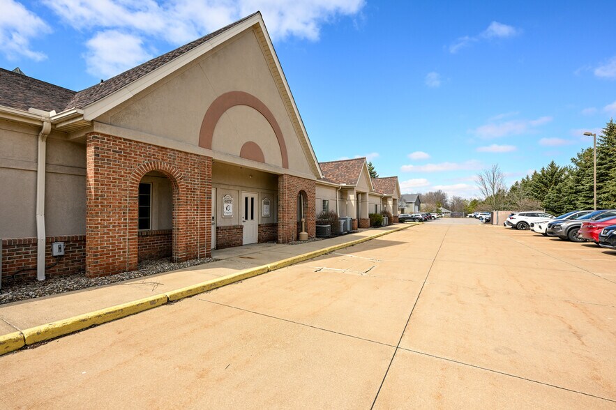 More Photos Of 4067-4083 N Jefferson St, Medina Medical For Lease