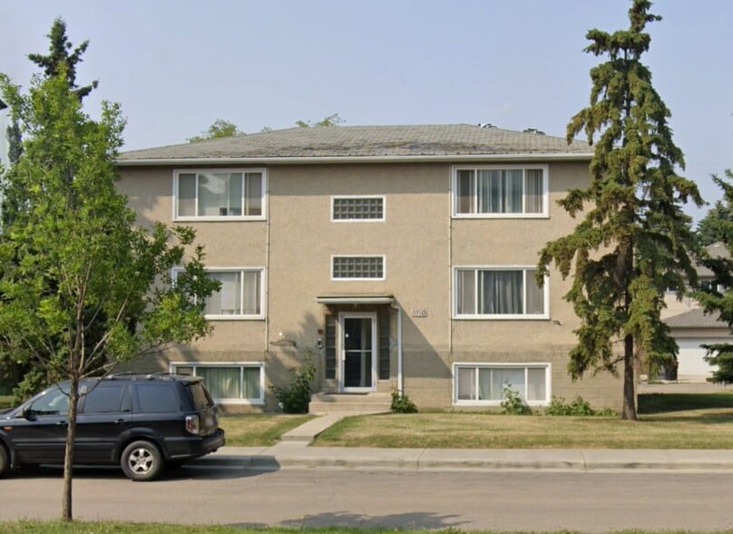 Primary Photo Of 8710 Whyte Av NW, Edmonton Apartments For Sale