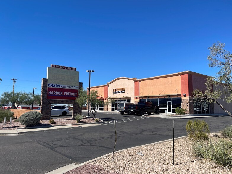 More Photos Of 3996 W Ina Rd, Tucson General Retail For Lease