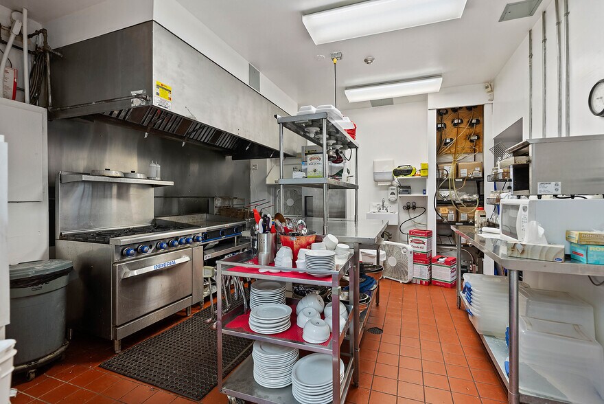 More Photos Of 3879 Rebstock Rd, Fort Erie Storefront Retail Residential For Sale