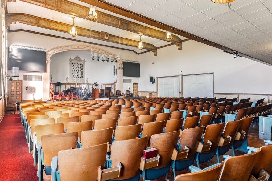 More Photos Of 2100 5th Ave, Oakland Religious Facility For Sale