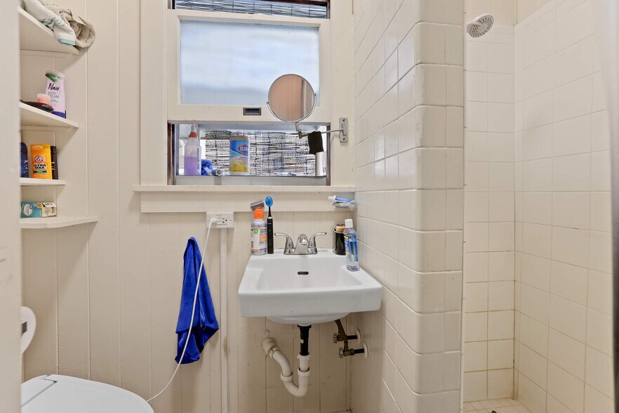 More Photos Of 2606 Nahaku Pl, Honolulu Multifamily For Sale