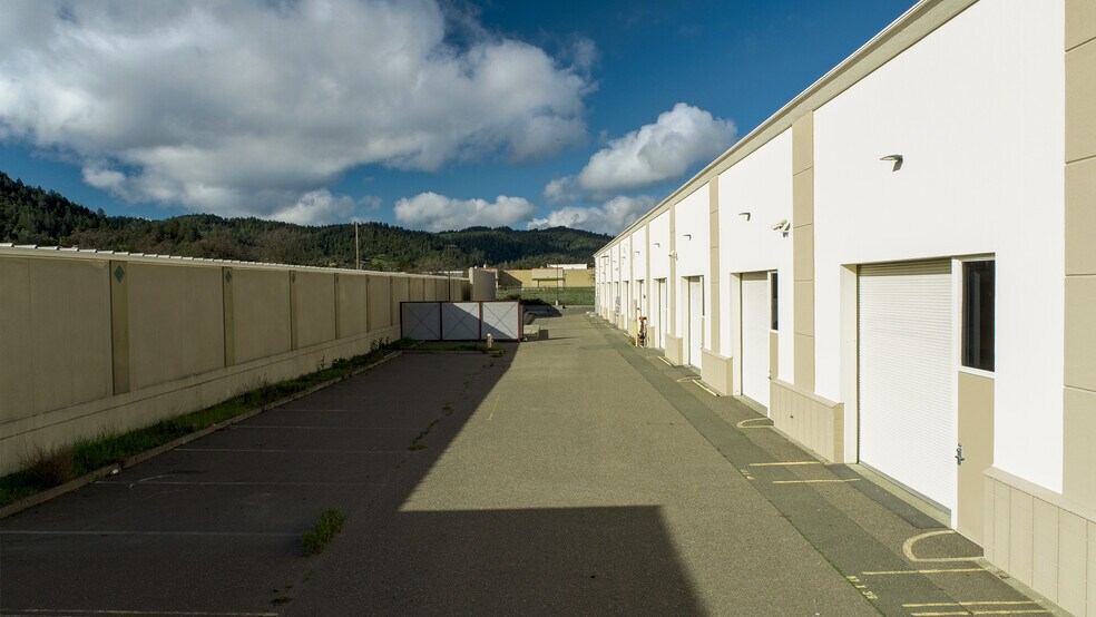 More Photos Of 110 Sandholm Ln, Cloverdale Manufacturing For Sale