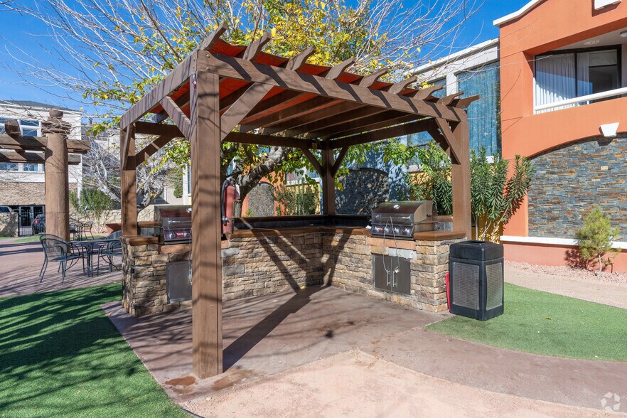 More Photos Of 6655 Gateway Blvd W, El Paso Hotel For Sale