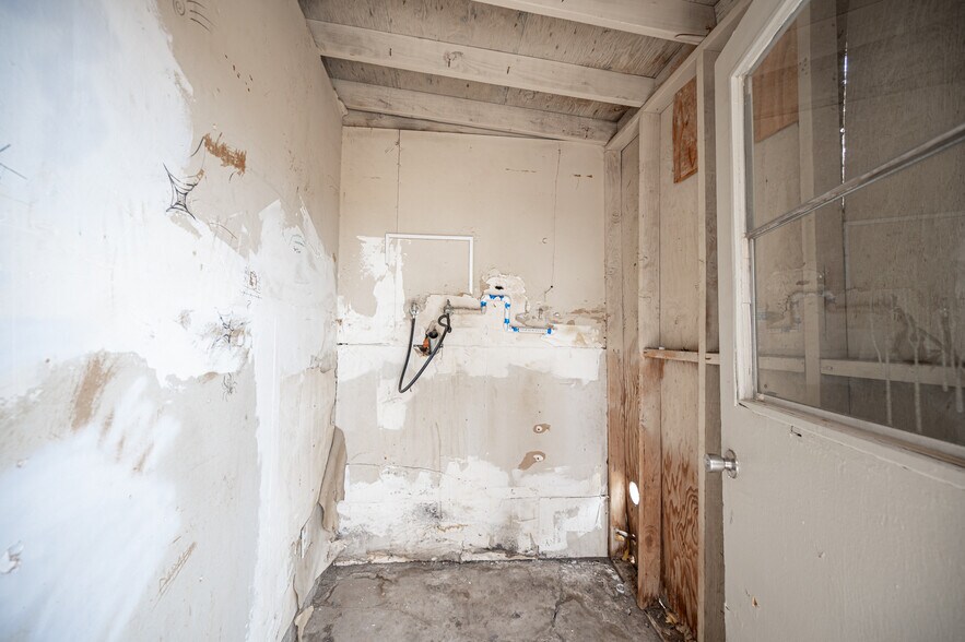 More Photos Of 5900 Cassedy Ln, Las Vegas Apartments For Sale