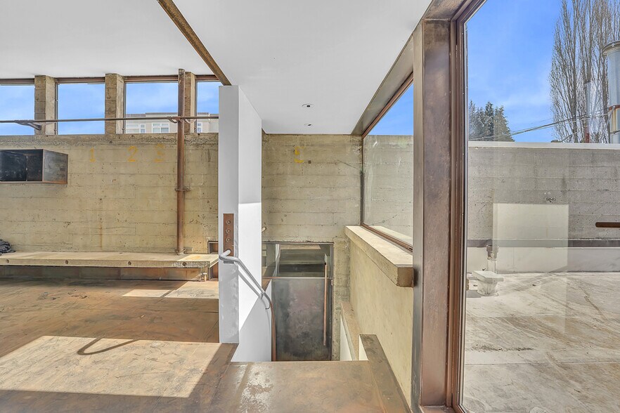 More Photos Of 6 Dravus St, Seattle Warehouse For Sale