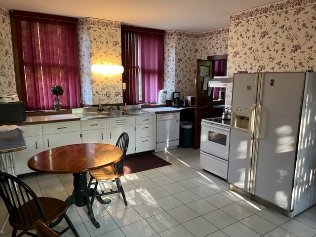 More Photos Of 668-672 Hale St, Beverly Schools For Lease