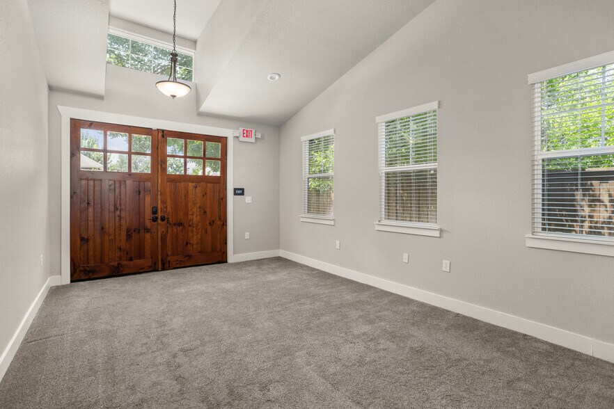 More Photos Of 303 E Broad St, Mansfield Office For Lease