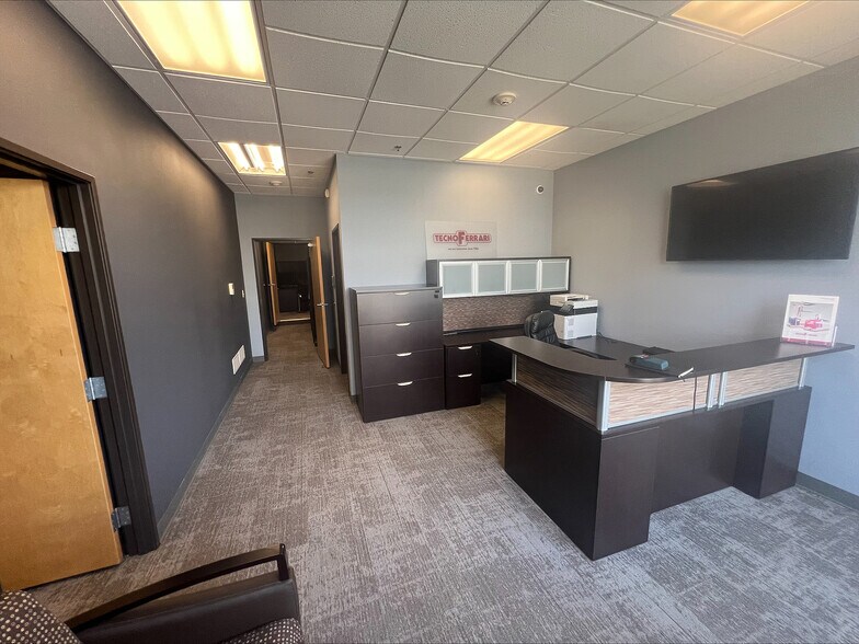 More Photos Of 165 Prairie Lake Rd, East Dundee Warehouse For Sale