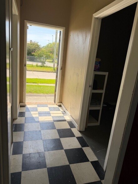 More Photos Of 1071 Robert Blvd, Slidell General Retail For Lease