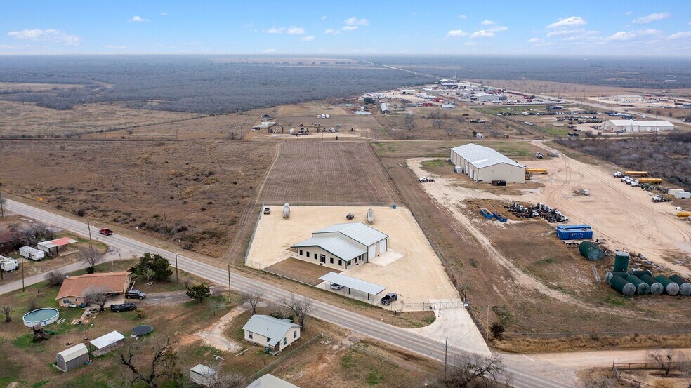 More Photos Of 200 N Yule Ave, Charlotte Office For Sale