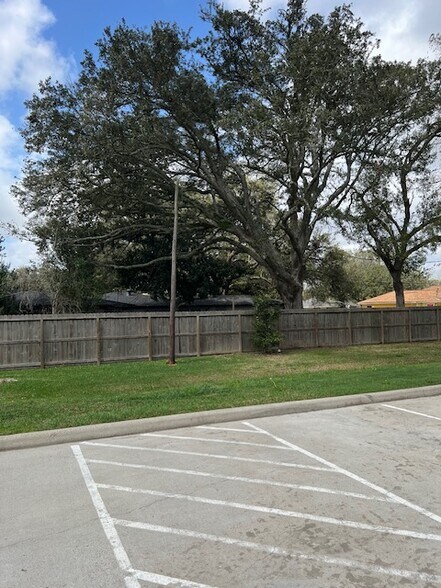 More Photos Of 612 State Highway 3, League City Freestanding For Sale