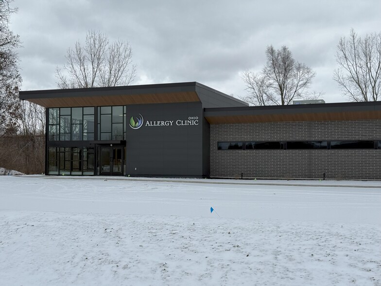 Primary Photo Of 7615 Kings Pointe Rd, Toledo Healthcare For Lease