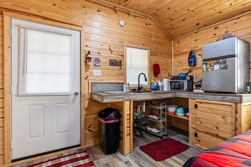 More Photos Of 1350 Moxley Camp Rd, Karnack Specialty For Sale