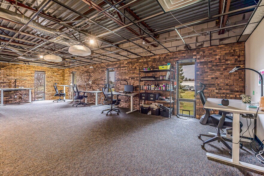 More Photos Of 78 Jackson Plaza, Ann Arbor Warehouse For Lease