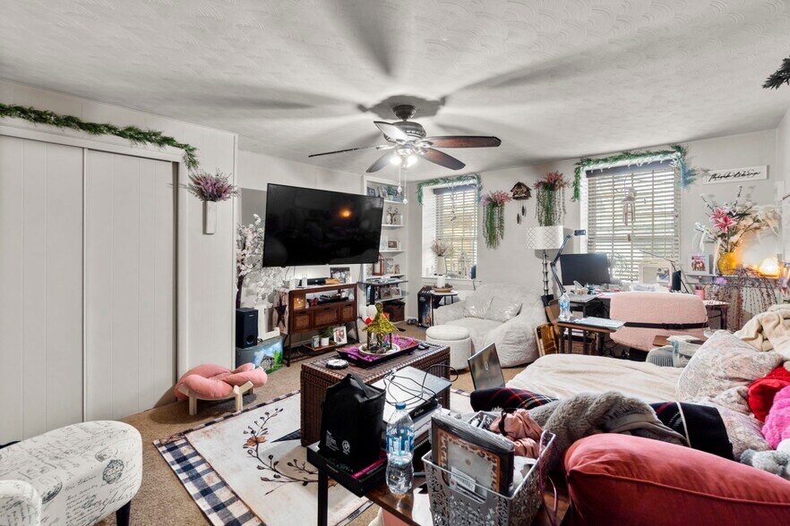 More Photos Of 8298 Main St, Ellicott City Office For Sale