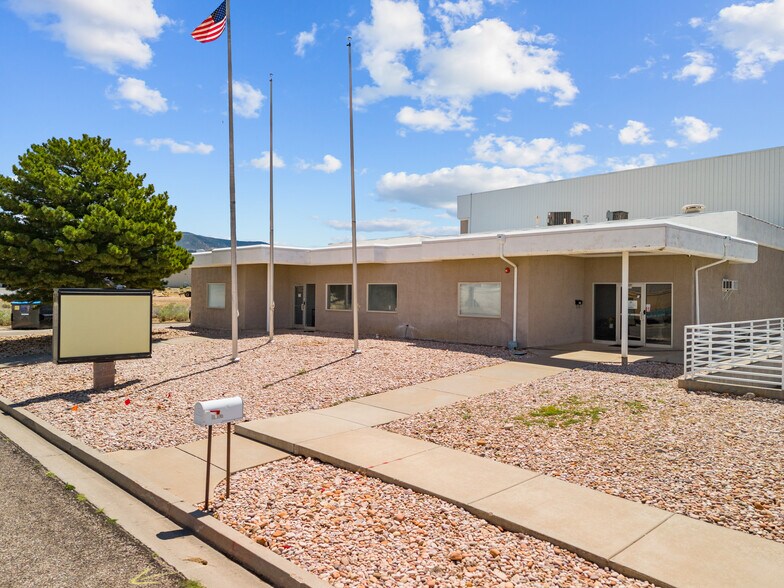 More Photos Of 2331 W Park Ave, Cedar City Distribution For Sale