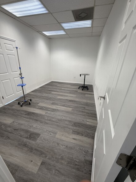 More Photos Of 1206-1214 Bowman St, Clermont Freestanding For Lease