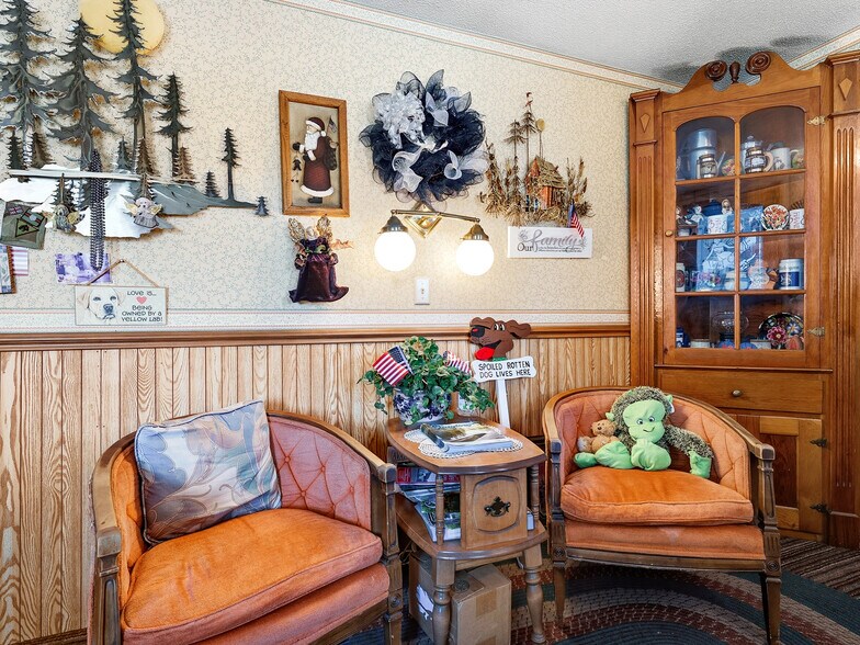 More Photos Of 1024 S I 75 Business Loop, Grayling Hotel For Sale