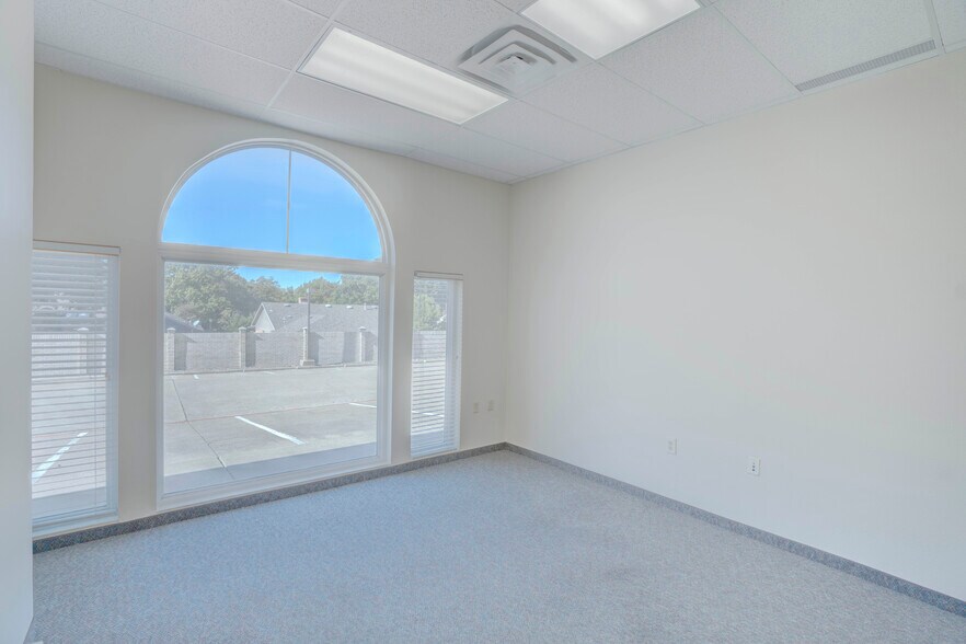 More Photos Of 2099 N Collins Blvd, Richardson Office For Lease