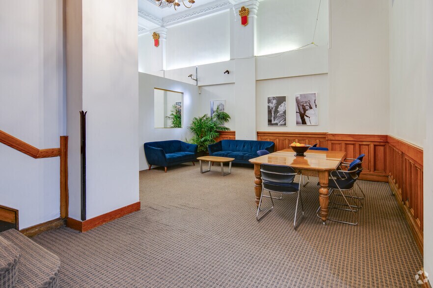 More Photos Of 525 Seymour St, Vancouver Office For Lease