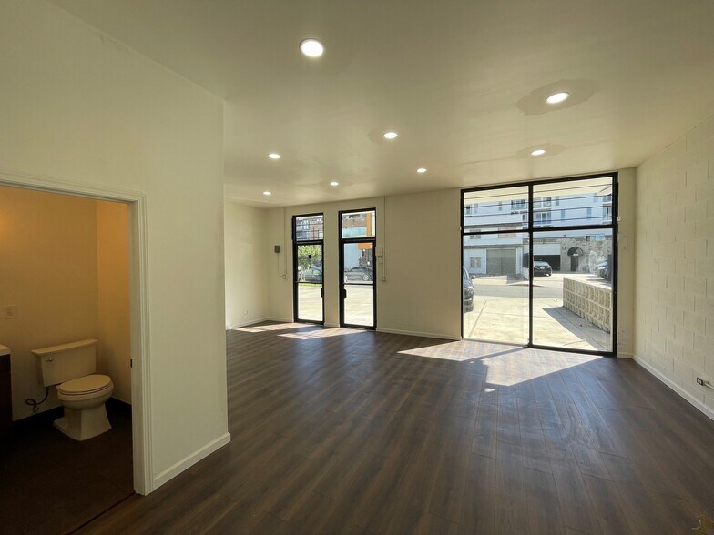 More Photos Of 13425 Beach Ave, Marina del Rey Warehouse For Lease