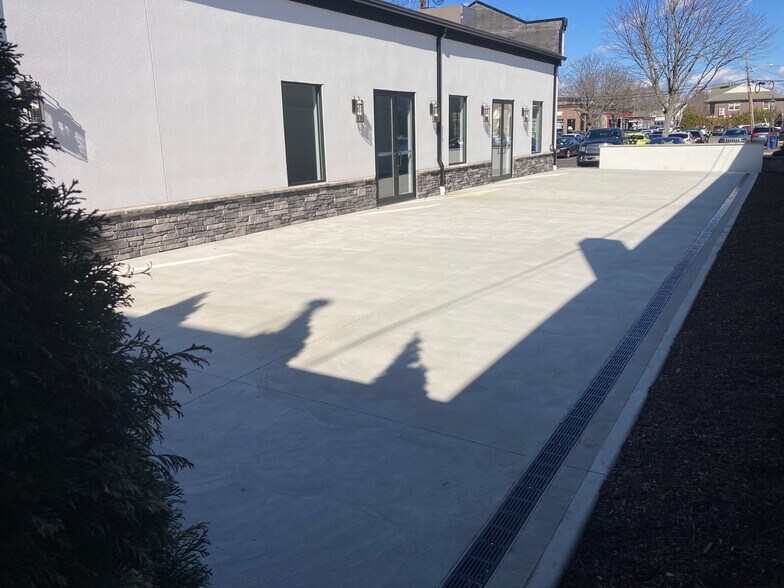 More Photos Of 459 Broadway, Westwood Restaurant For Lease