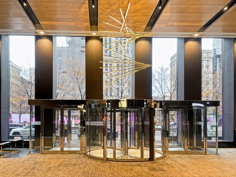 Primary Photo Of 500 Pl D'armes, Montréal Coworking Space