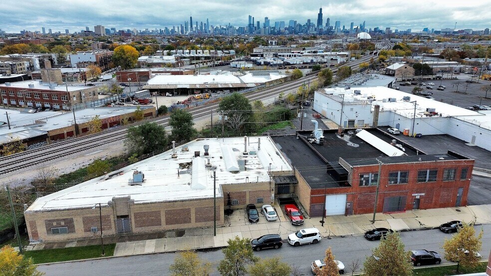 Primary Photo Of 865 N Spaulding Ave, Chicago Warehouse For Sale