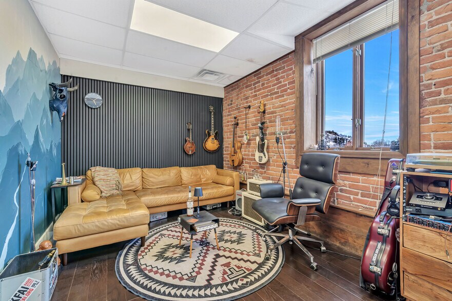 More Photos Of 928 Lincoln Ave, Steamboat Springs Specialty For Sale