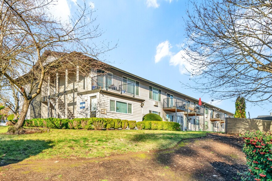 More Photos Of 9915 SW Frewing St, Portland Apartments For Sale