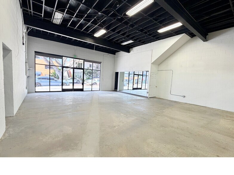 More Photos Of 3201 Santa Monica Blvd, Santa Monica Freestanding For Lease
