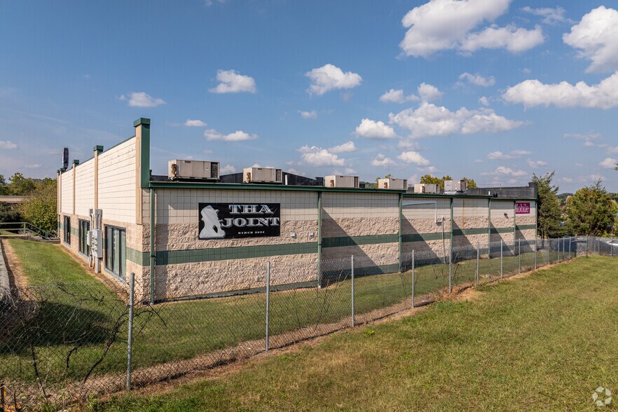 More Photos Of 3177 Linden Dr, Bristol Storefront For Lease